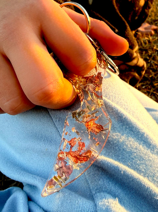 ✨ Rose Veil Keychain 🌸