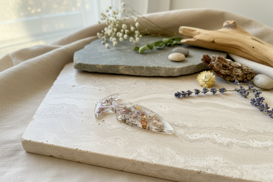 Resin jewelry with realistic natural backgrounds